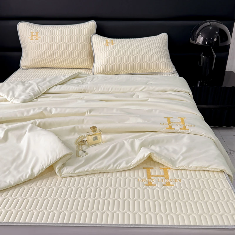 新款凉感丝绣花.乳胶凉席夏被四件套