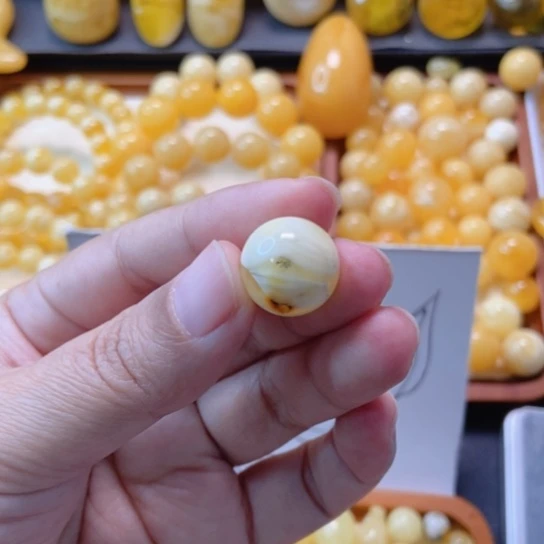 桃***夭琥珀未镶嵌颈饰天然蜜蜡