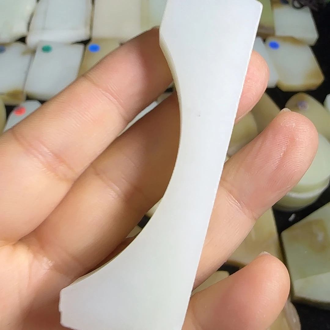 和田玉（糖玉）未镶嵌珠宝半成品