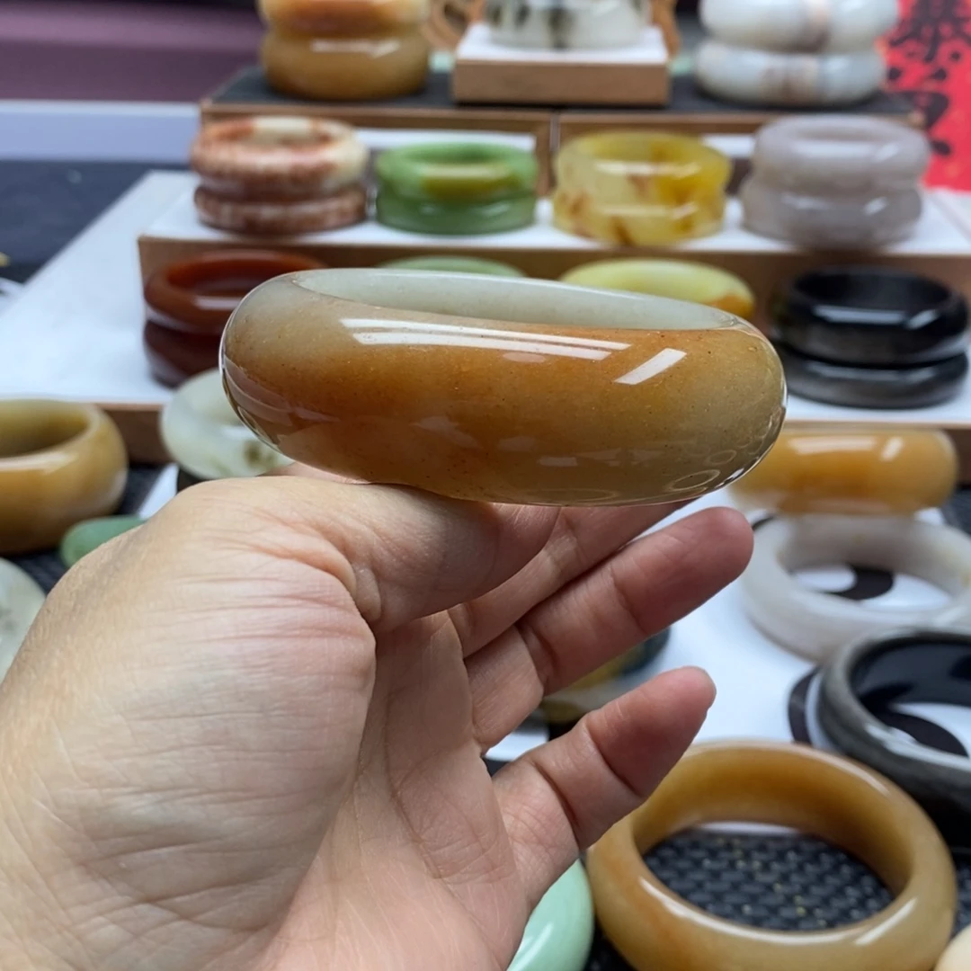 石英质玉手镯未镶嵌@***点