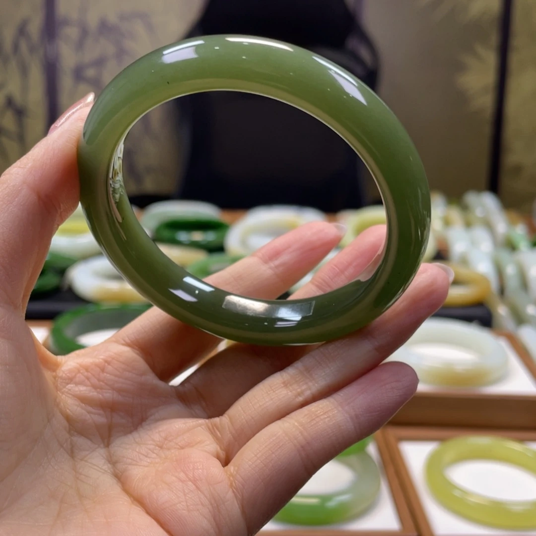 和田玉未镶嵌手镯58圈