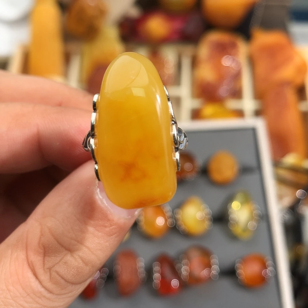 蜜蜡裸石未镶嵌我