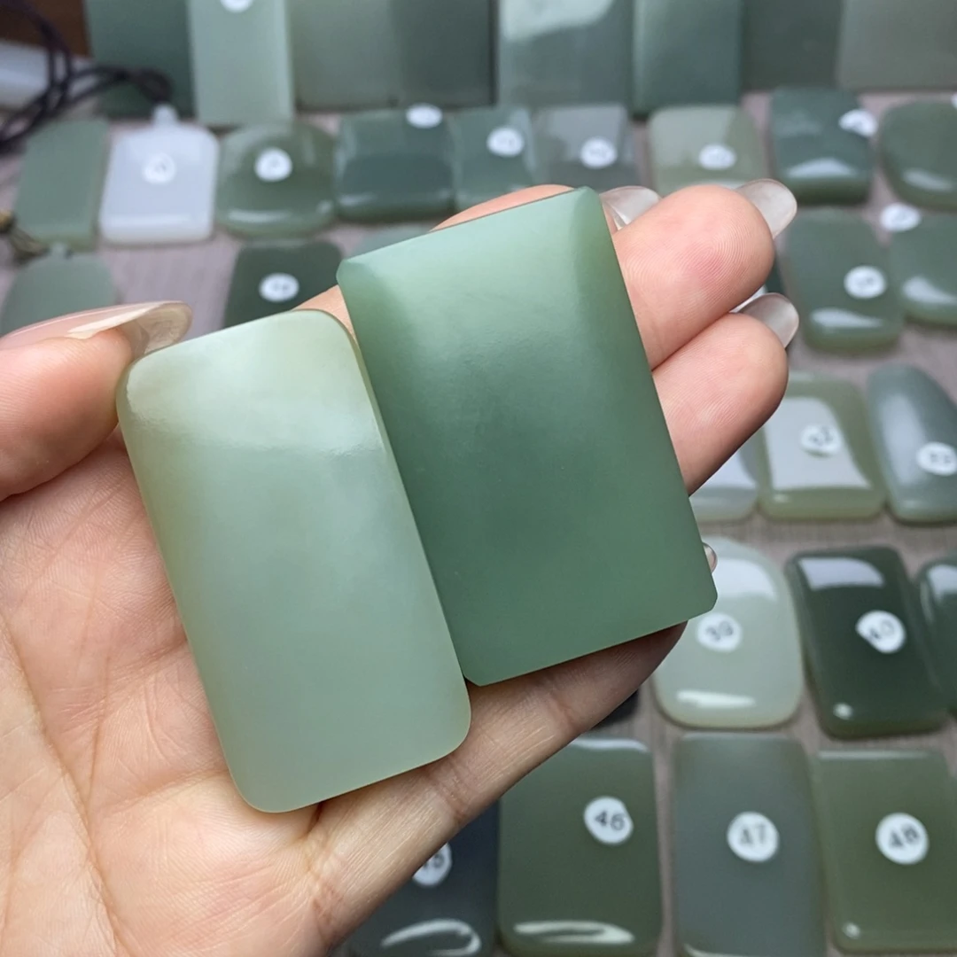 明***颈饰未镶嵌和田玉
