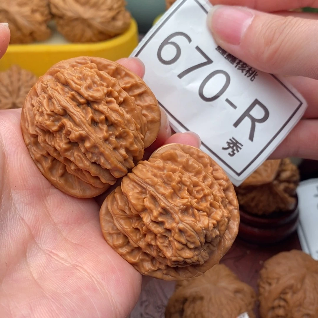 文玩核桃把件汉高楼42