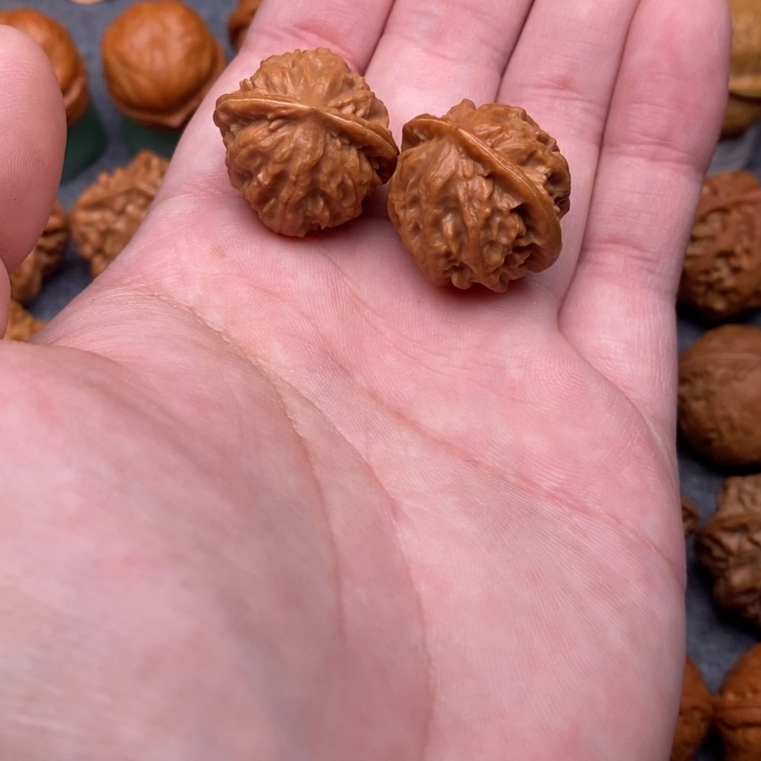 文玩核桃把件不**忙麒麟纹