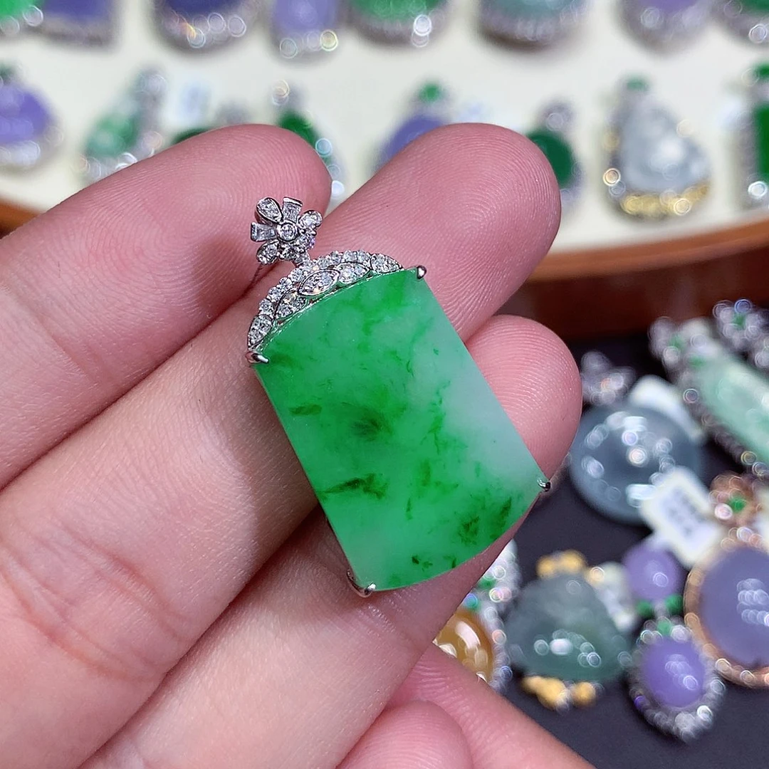 翡翠吊坠(不含链)18K金镶嵌