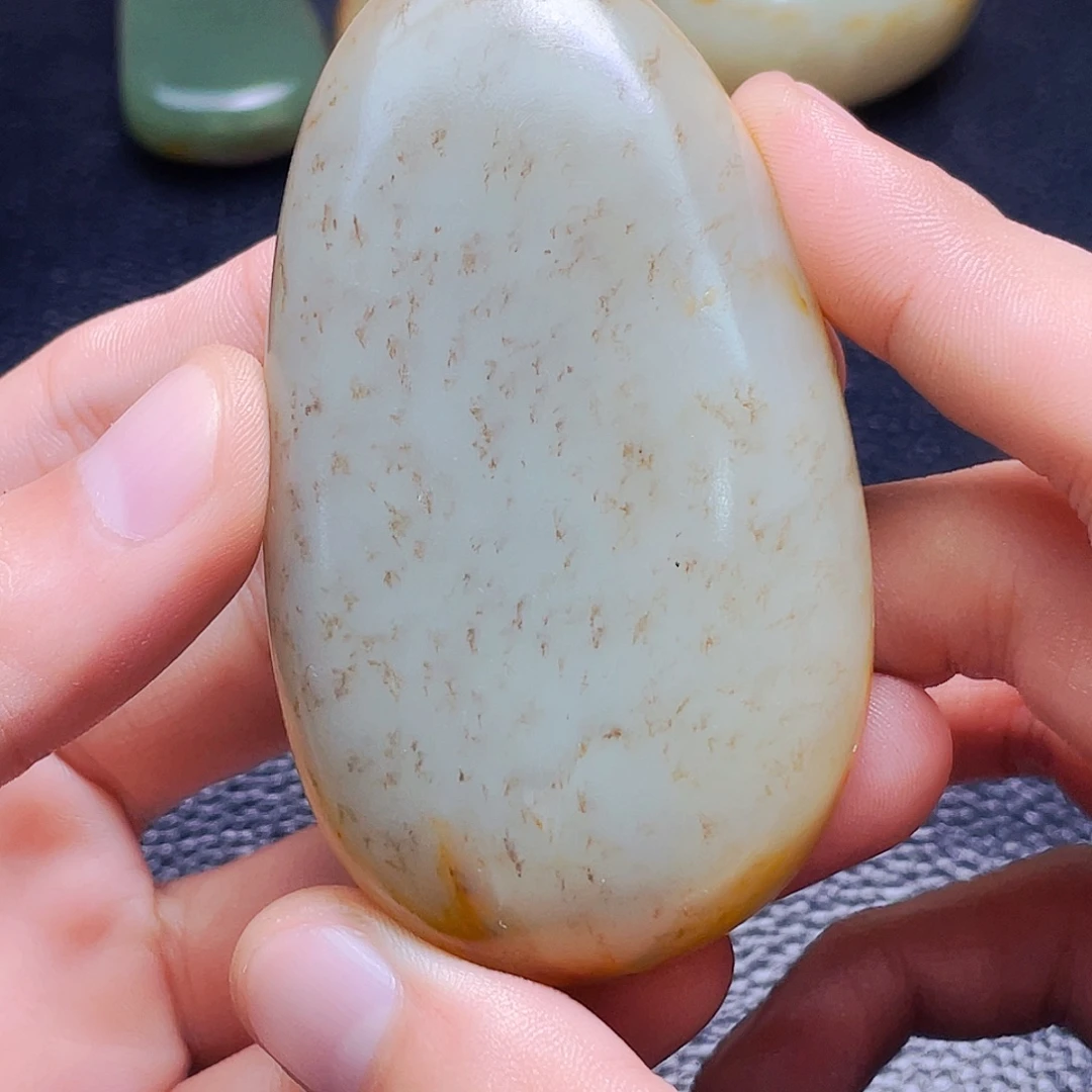 和田玉未镶嵌珠宝奇石