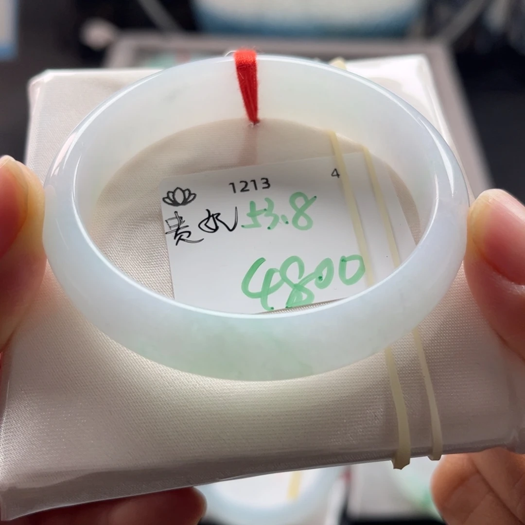 翡翠未镶嵌手镯53.8贵妃，0包容