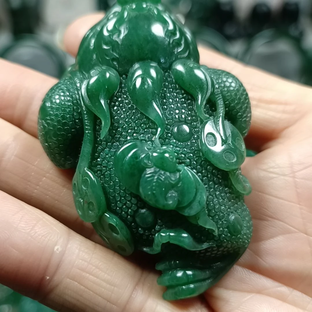 独山玉未镶嵌把件