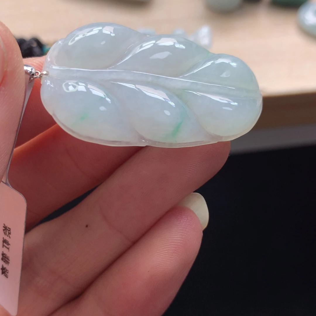 颈饰未镶嵌翡翠吊坠