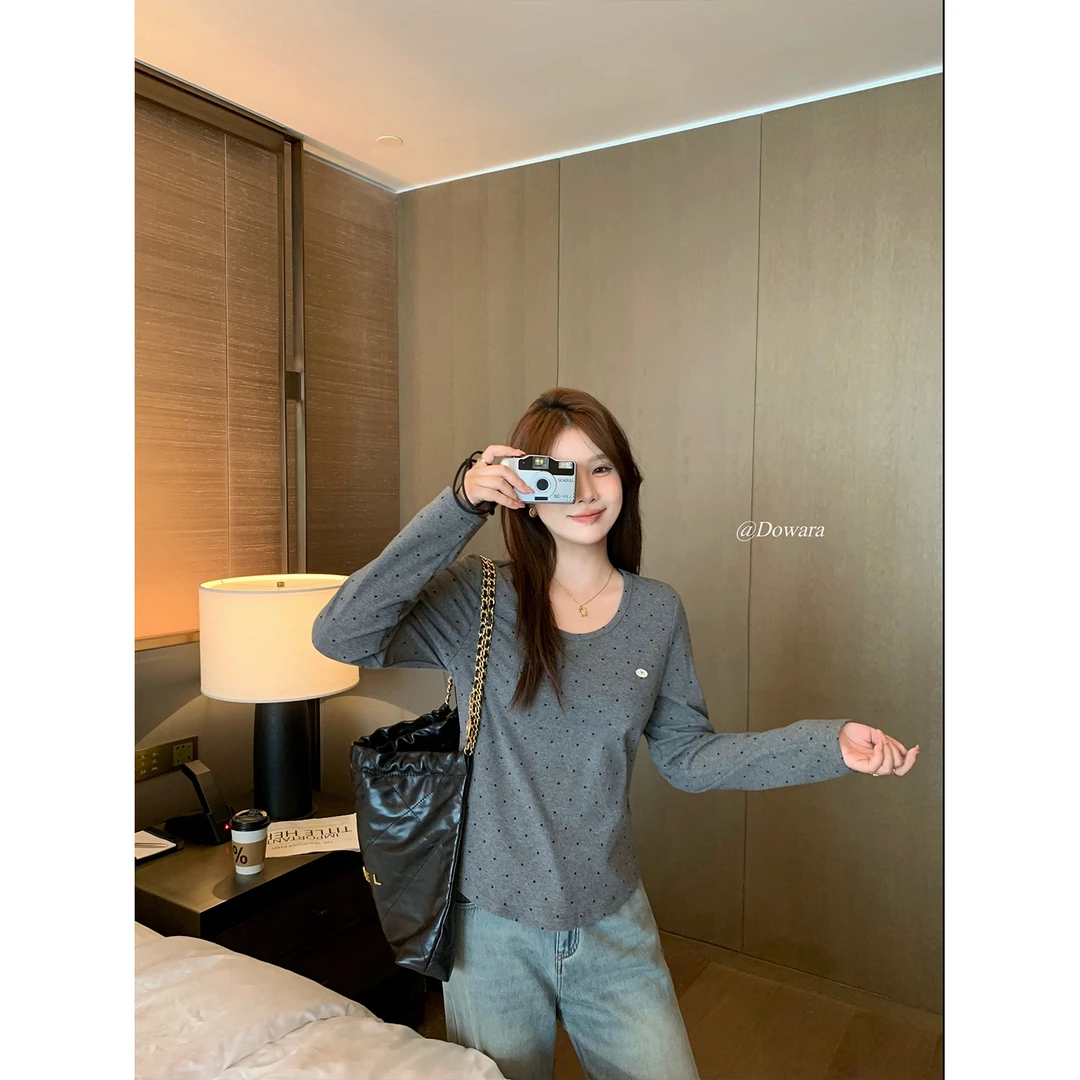 现货大婉酱微胖定制深灰色圆领波点长袖T恤百搭显瘦正肩上衣6664D