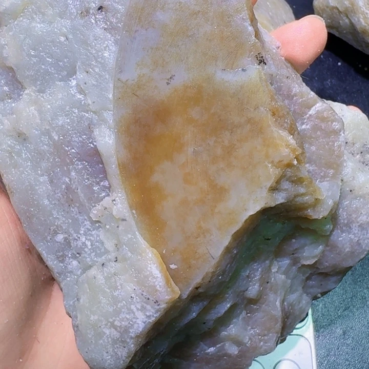 未镶嵌和田玉（糖玉）珠宝半成品