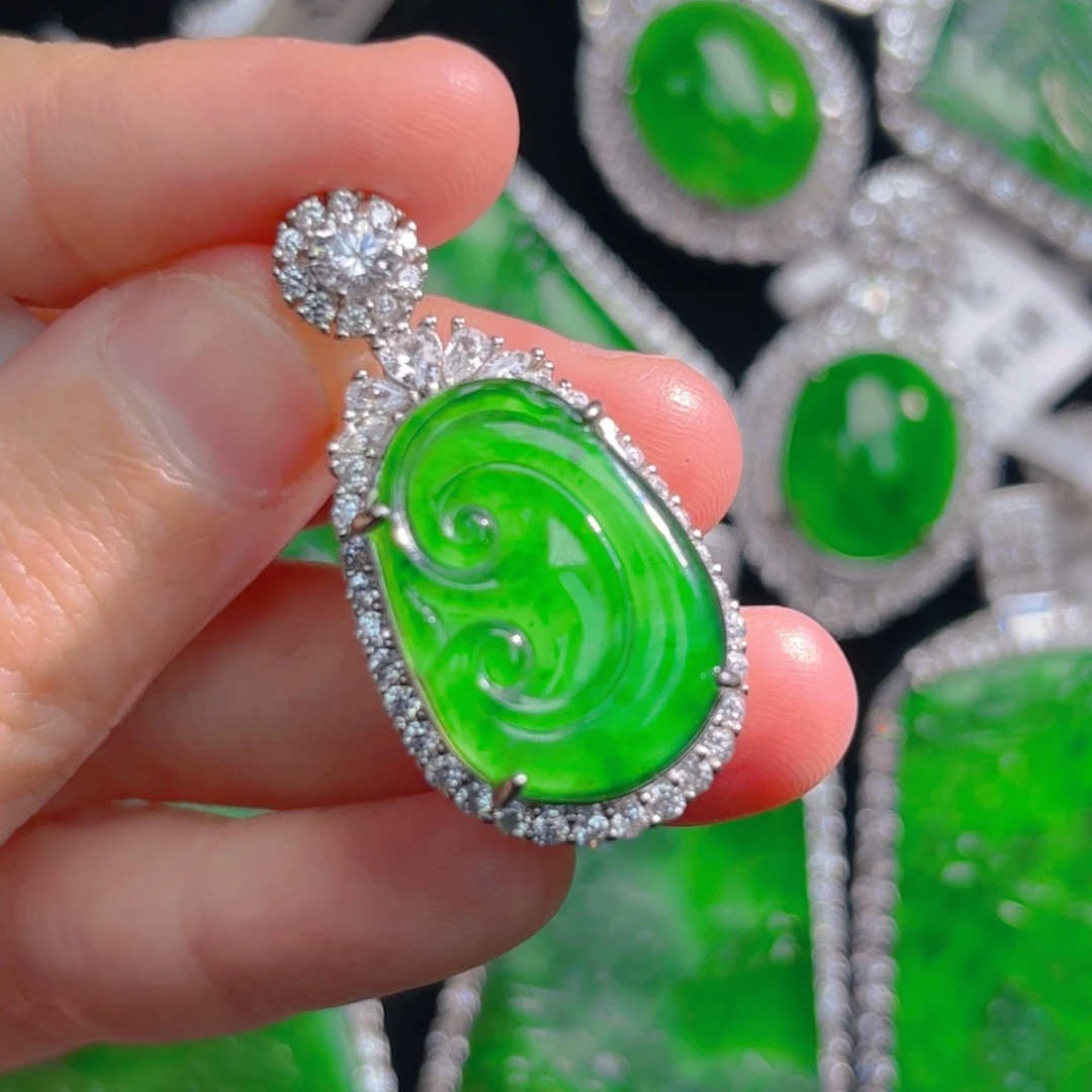 翡翠颈饰银S925镶嵌如意