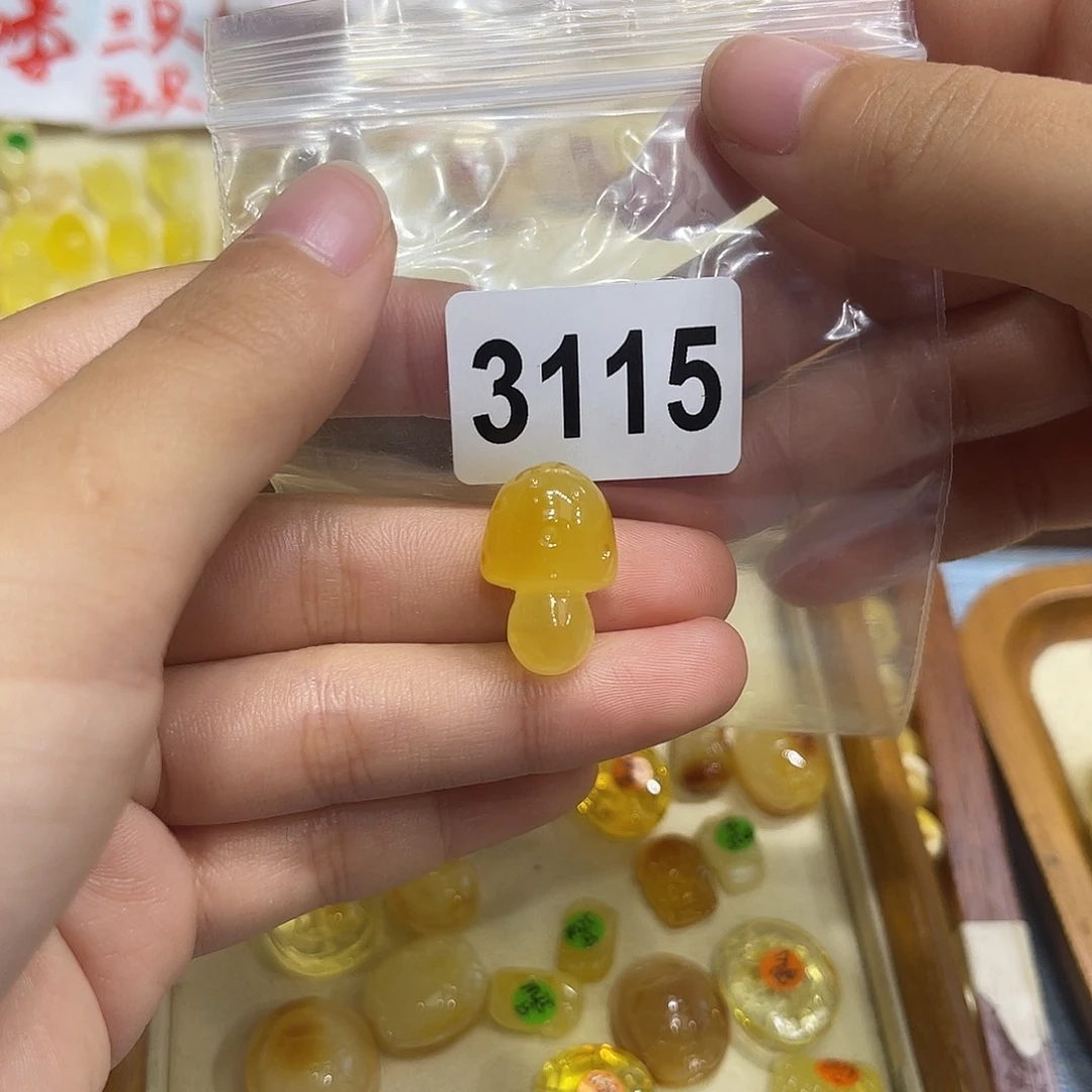 琥珀未镶嵌珠宝奇石