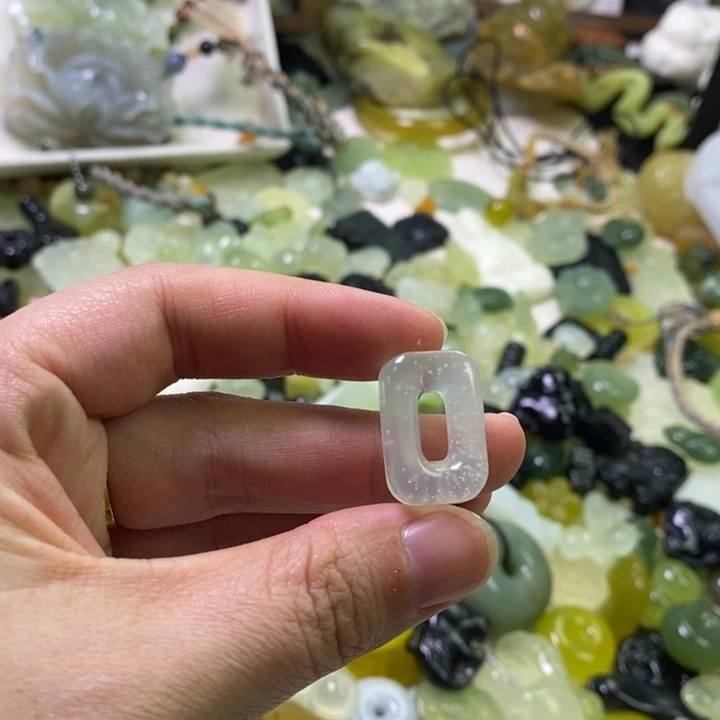 蛇纹石玉合金颈饰