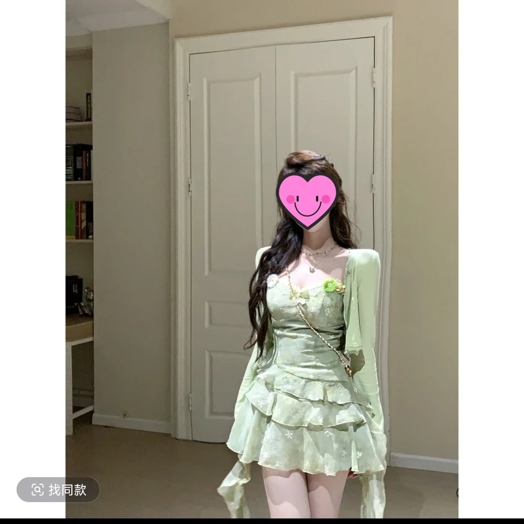 花野香柠 夏季纯欲慵懒风辣妹修身显瘦洋气约会碎花吊带连衣裙女