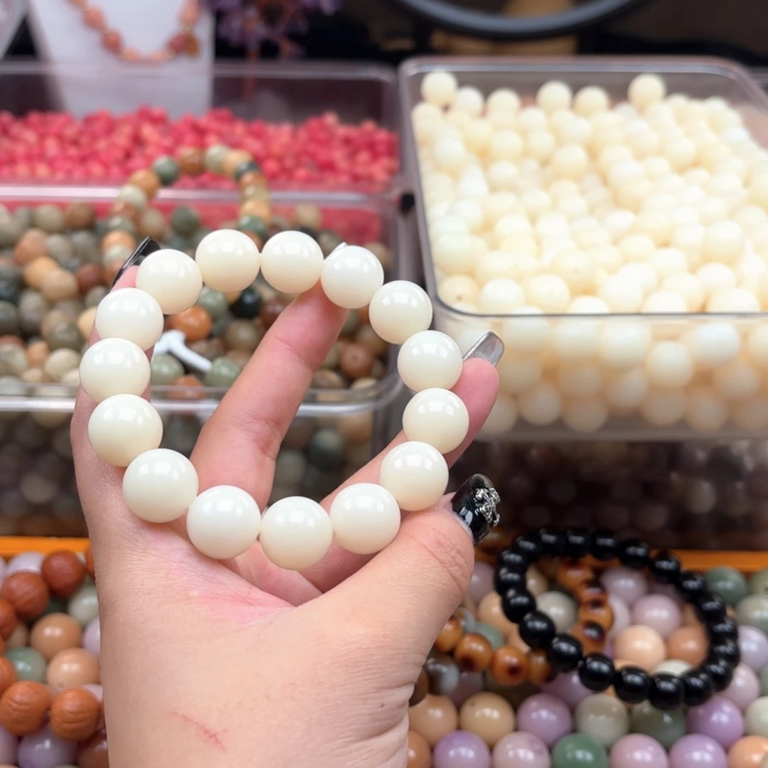 白玉菩提吊坠a14.5mm25颗。白玉大果