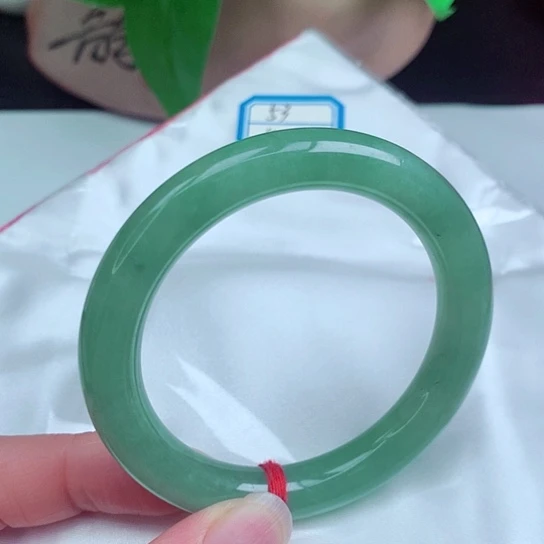 翡翠手镯未镶嵌   20  圆条53 