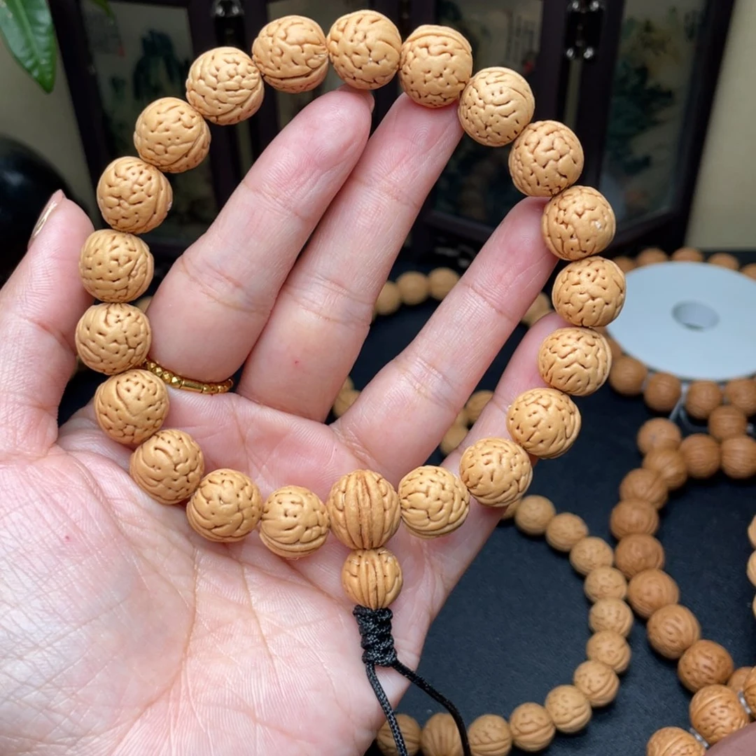 12野生小黄桃肌肉桃核