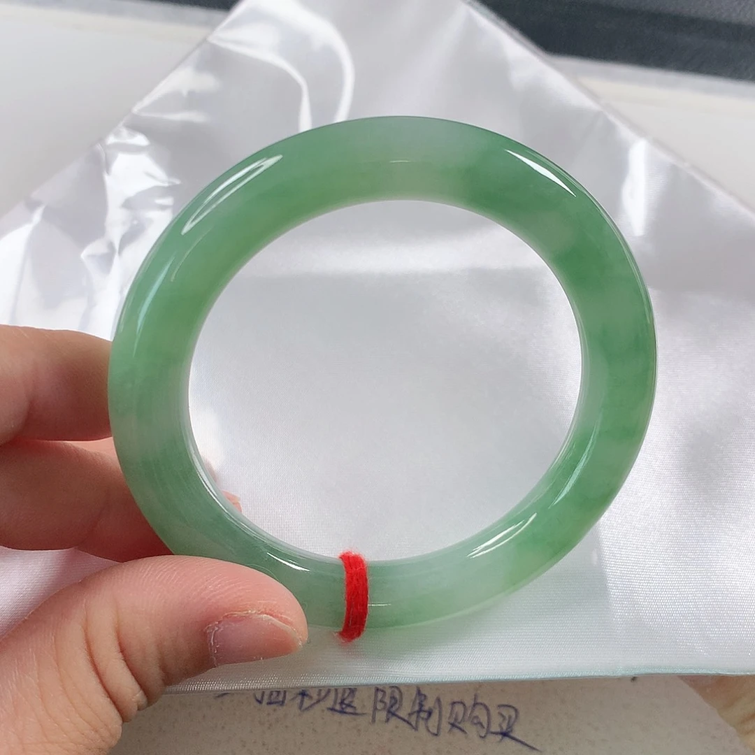 未镶嵌手镯（圆镯）翡翠?***o