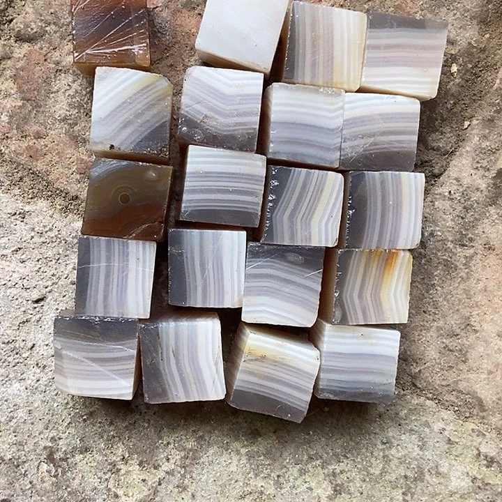 未镶嵌玛瑙/玉髓珠宝半成品原石切割不退不换