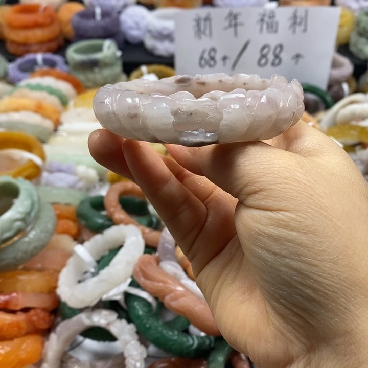 石英岩玉未镶嵌手镯