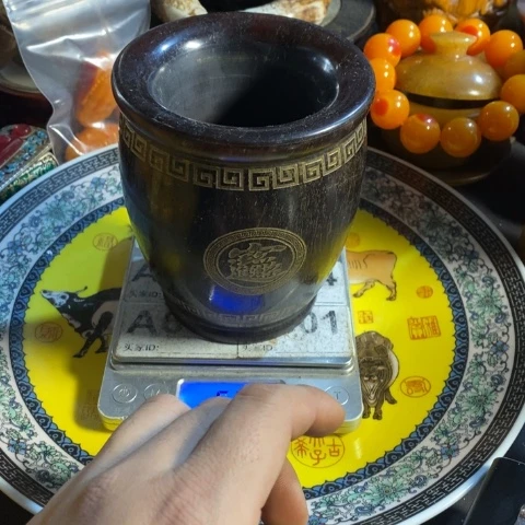 瓷片小*寻呼台的一个小女孩在一