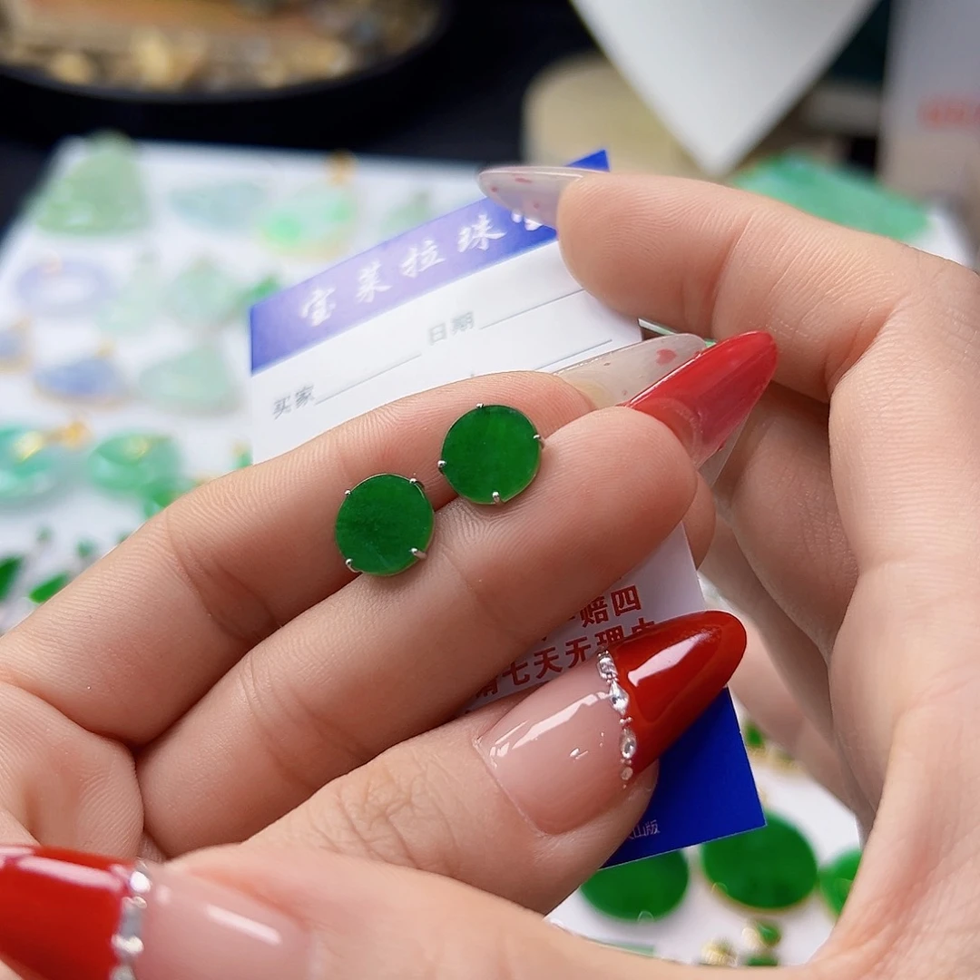 颈饰18K金镶嵌翡翠翡翠