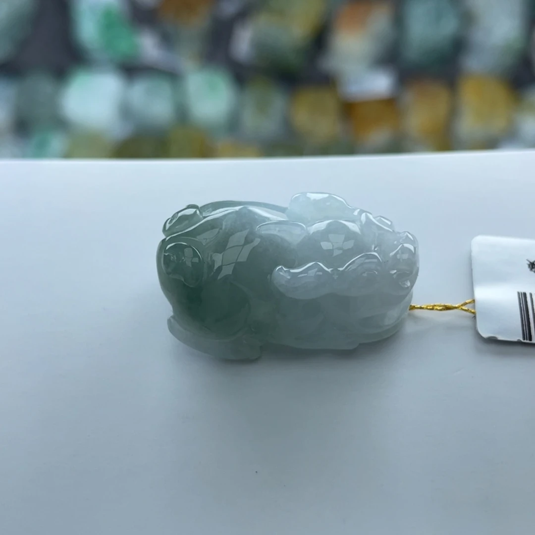 翡翠未镶嵌颈饰貔貅