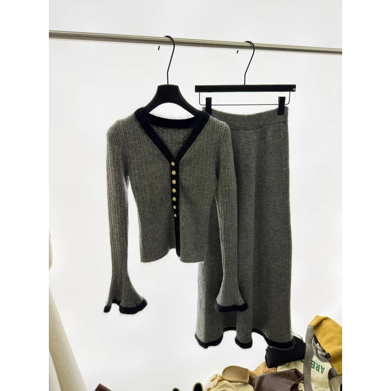 Coriander 香菜轻熟风时尚针织套装681017