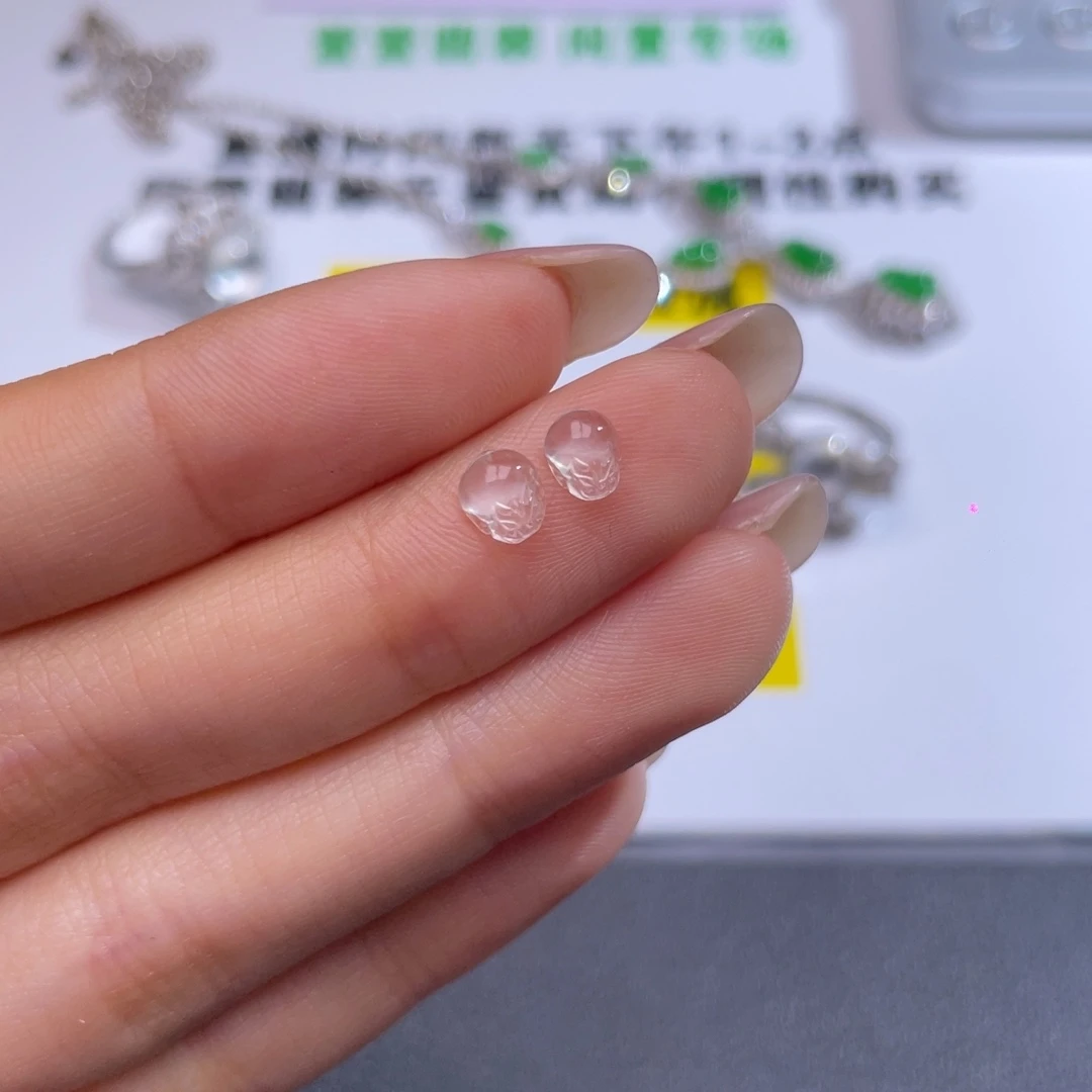 翡翠未镶嵌颈饰白冰金蟾