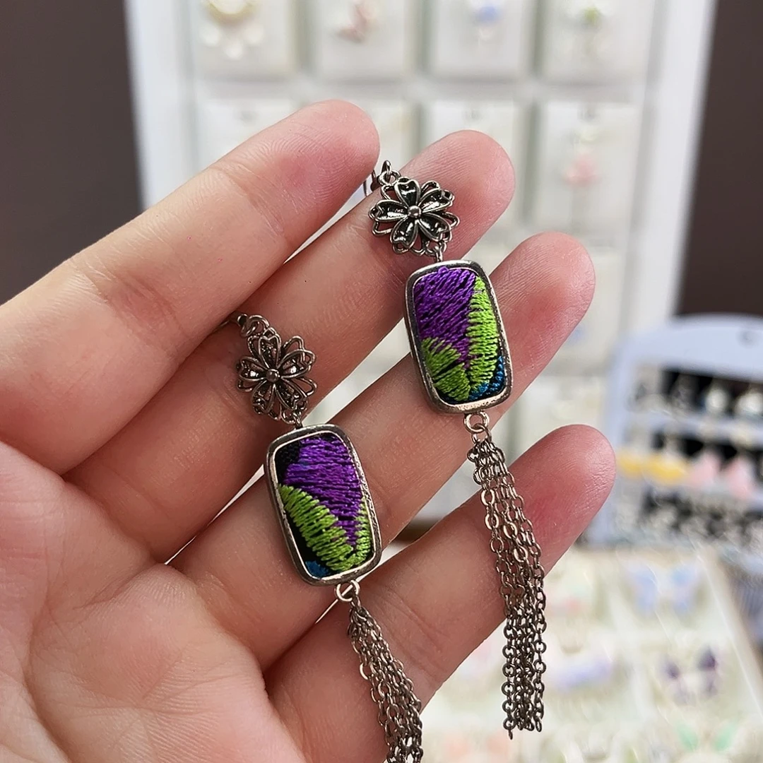 布艺合金苗绣耳坠