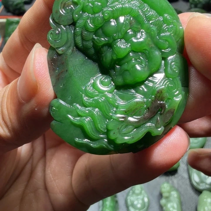 和田玉（碧玉）未镶嵌颈饰和田玉碧玉辣阳绿不动明王