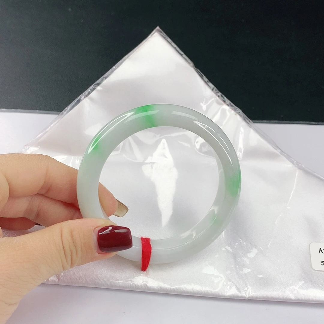 翡翠手镯未镶嵌翡翠537