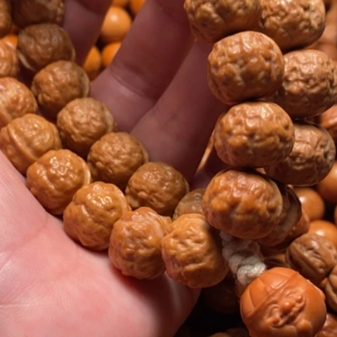 【闪购商品】猴头核桃手串M***、产品