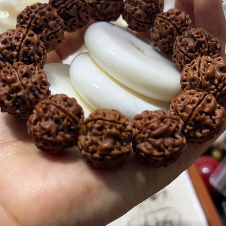 大果紫檀（缅甸花梨）大平安扣瑕疵