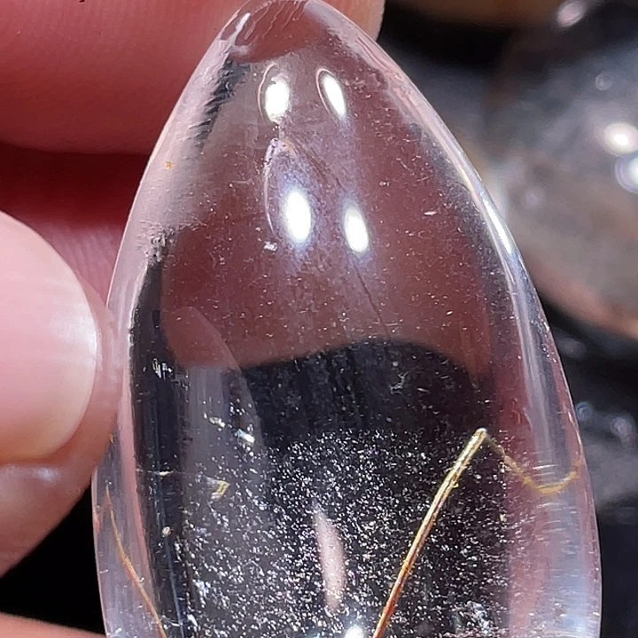 *****颈饰未镶嵌发晶钛