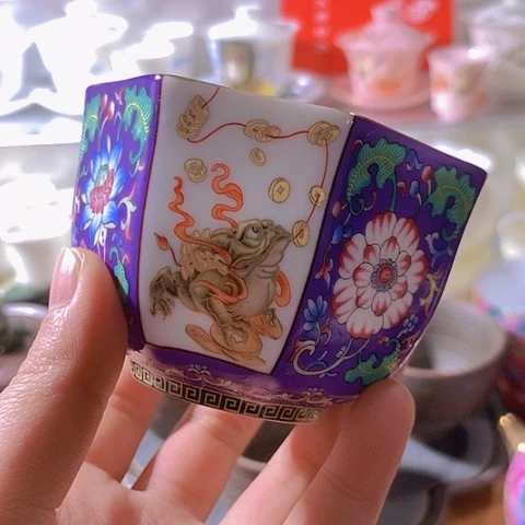 春***。陶瓷制品及陶瓷艺术品