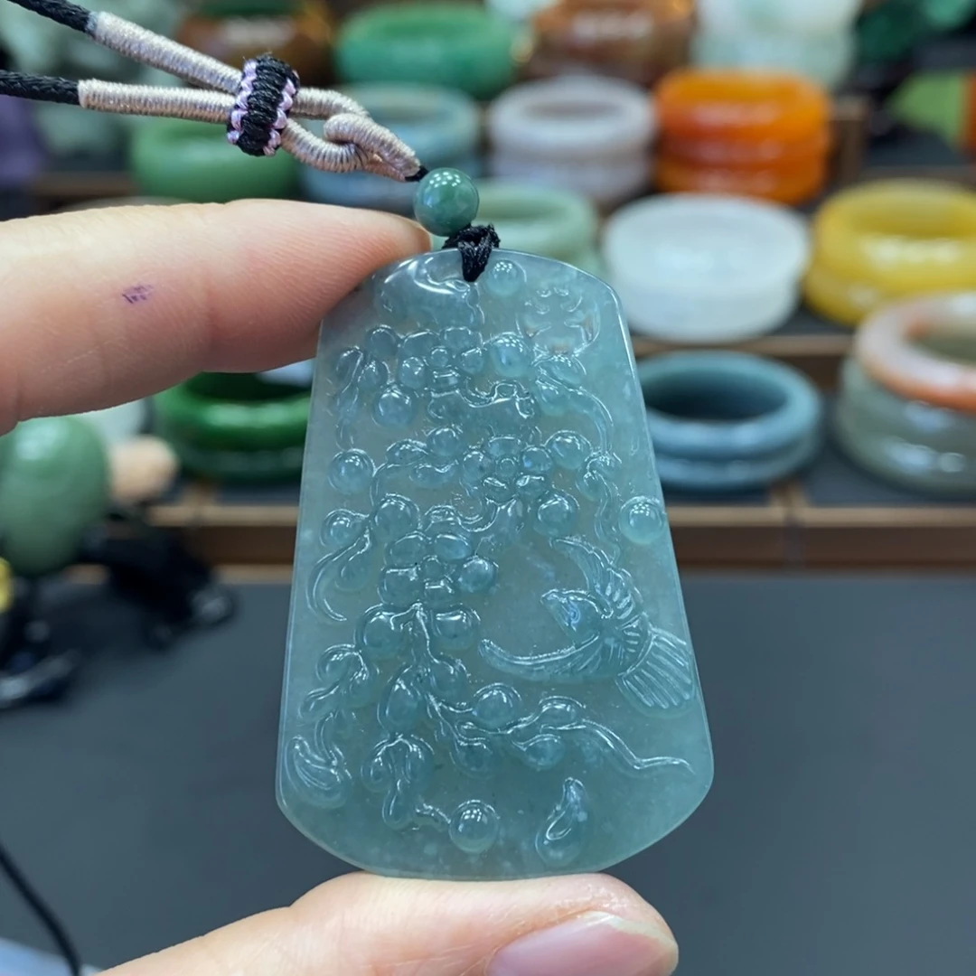 翡翠未镶嵌颈饰吊坠