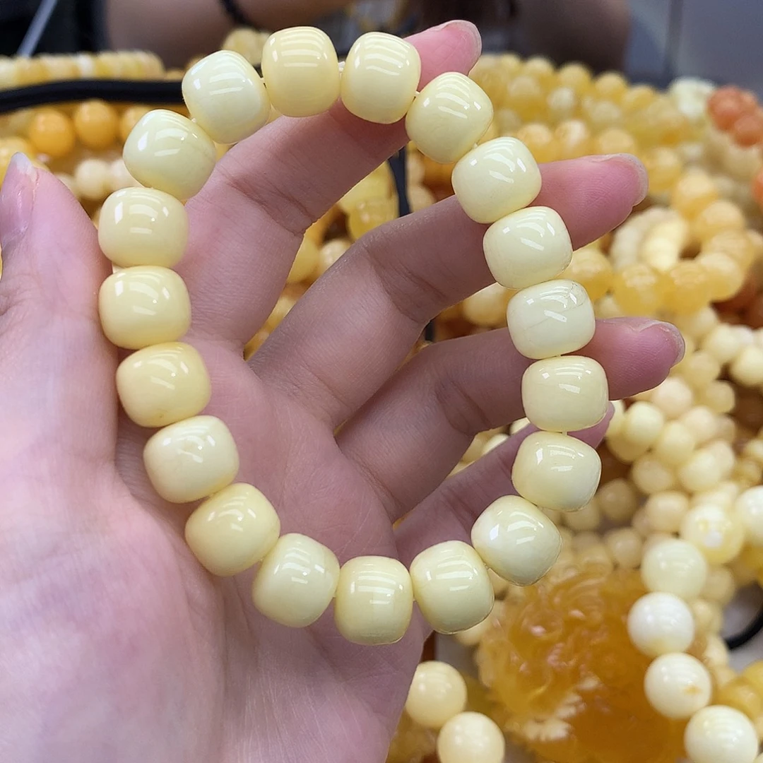 蜜蜡未镶嵌珠宝奇石