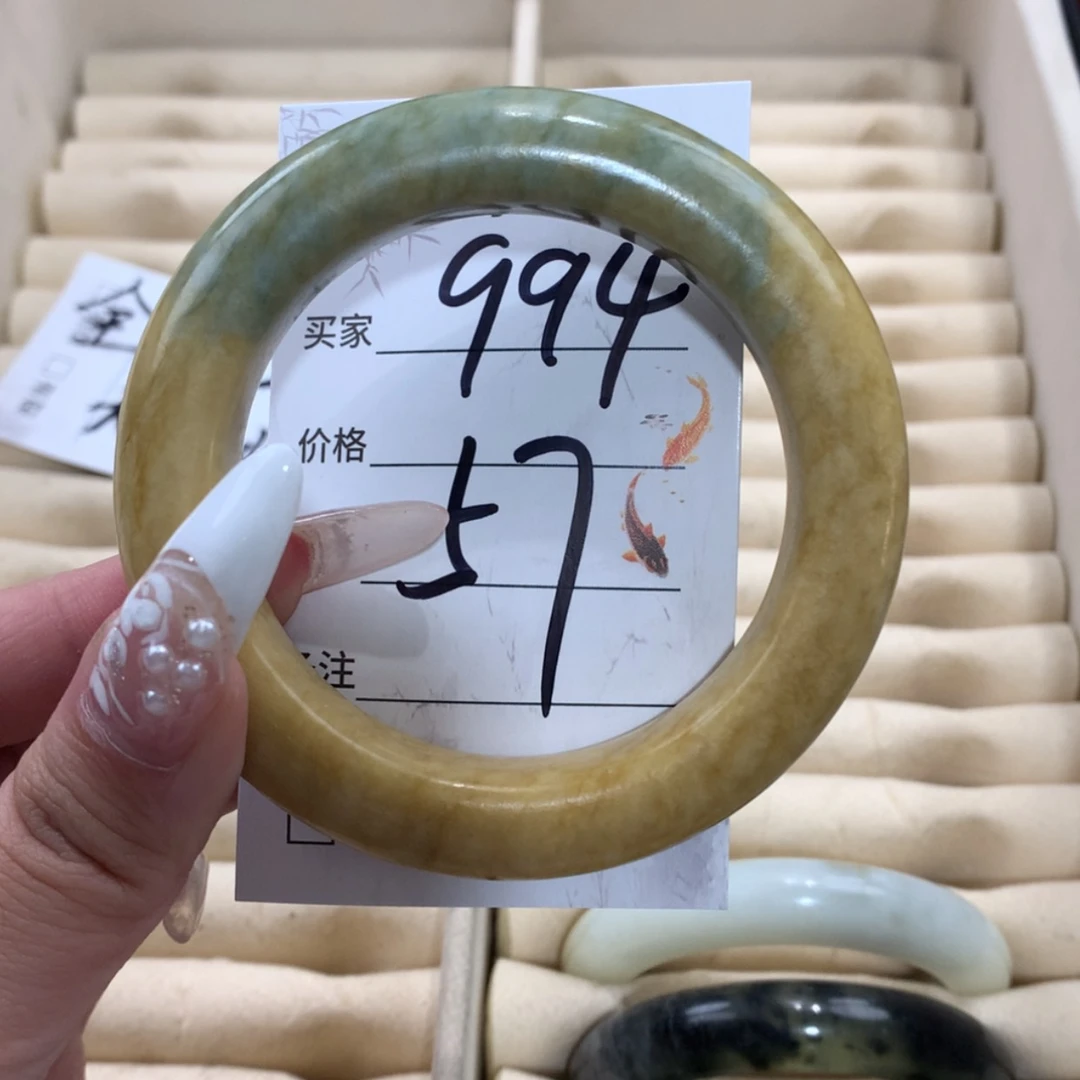 【闪购商品】未镶嵌蛇纹石玉手镯