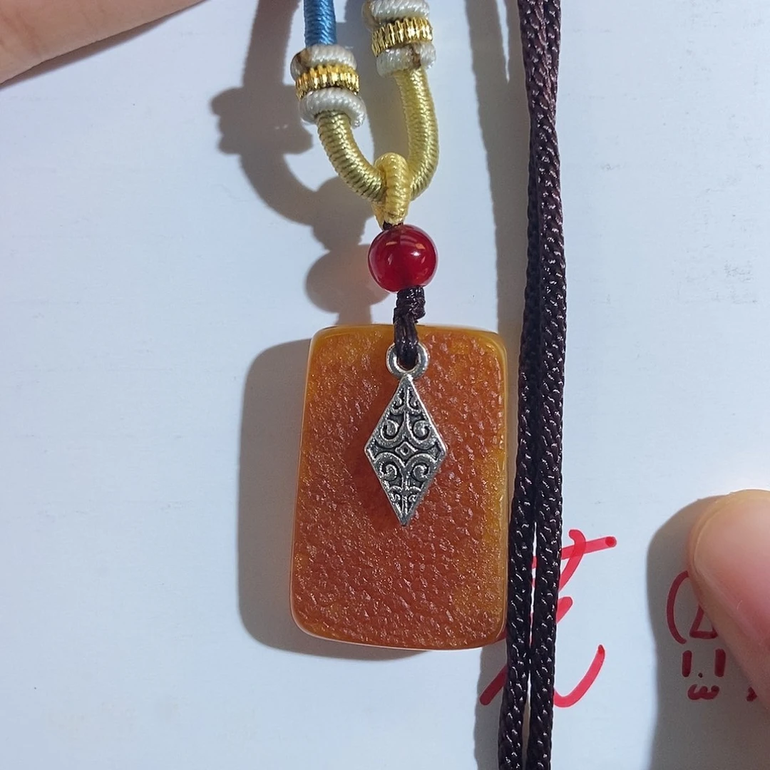 未镶嵌琥珀珠宝奇石