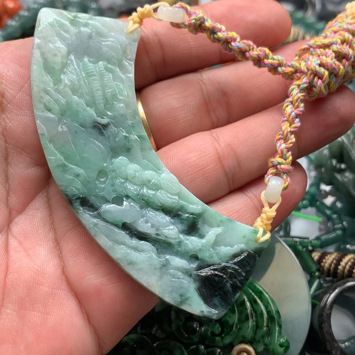 翡翠颈饰未镶嵌保真天然a货翡翠