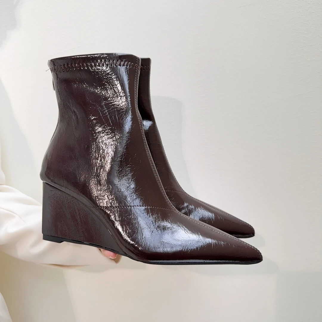 内增高马丁靴女2025新款秋冬气质显瘦尖头坡跟高跟短靴后拉链靴子