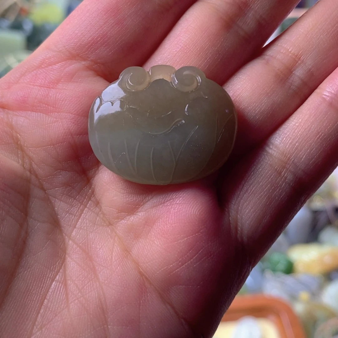 和田玉未镶嵌颈饰蓉**荣