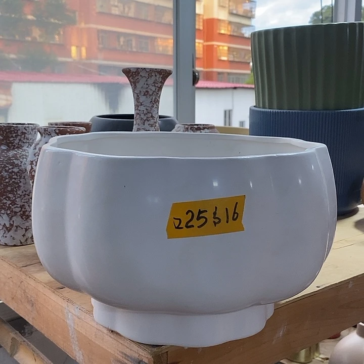摆件陶盆有孔 微瑕介意勿拍