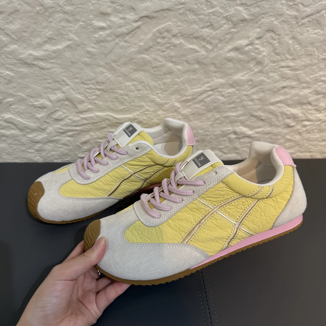 低饱和度德训鞋2025夏季新款轻便厚底柔软百搭明星同款头层牛皮