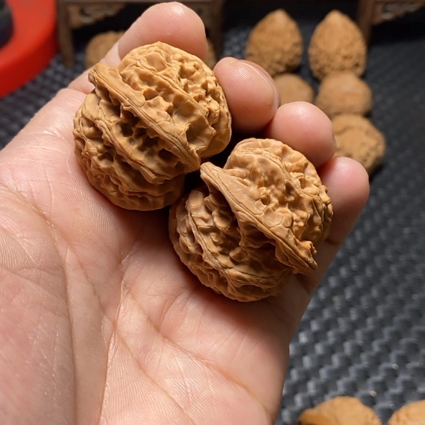 【闪购商品】文玩核桃吊坠41尺，苹果园