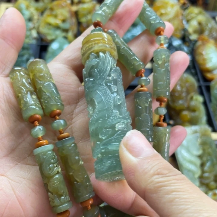 未镶嵌蛇纹石玉颈饰