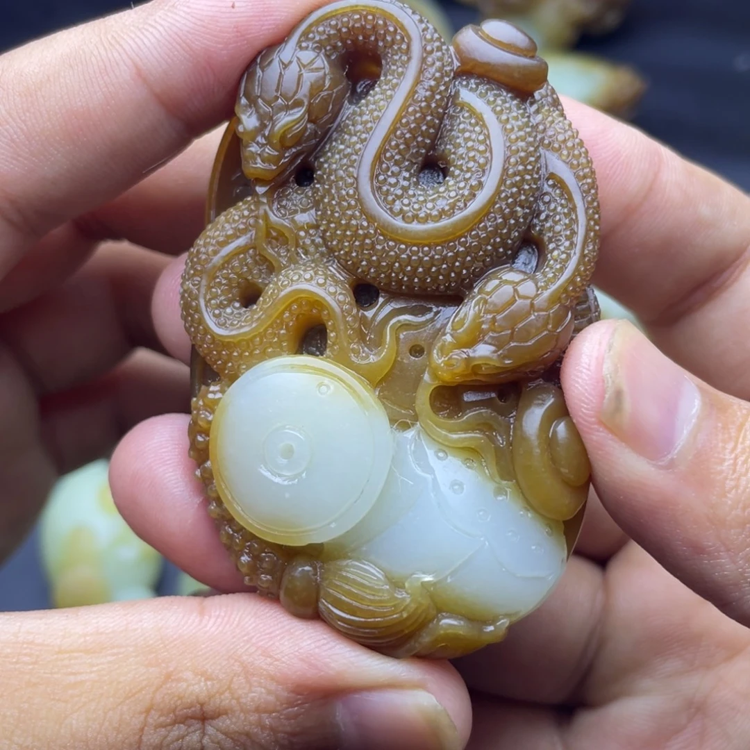 和田玉（糖玉）未镶嵌颈饰